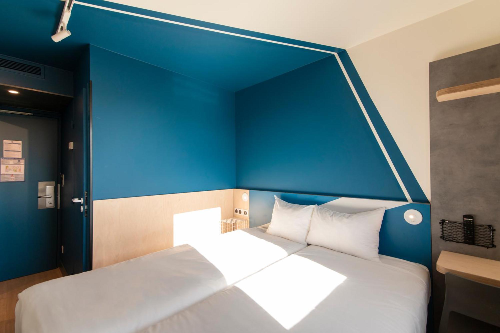 Ibis Budget Centre Confluence Hotel 2*